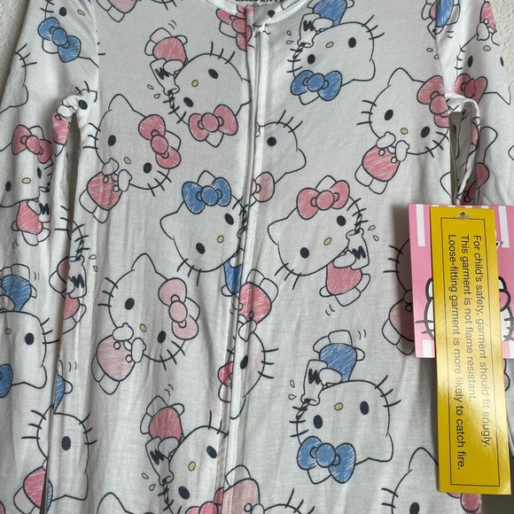 Hello Kitty White Pajama Onesie with Pink and Blue Print Footless size 5T-NWT - Picture 3 of 4
